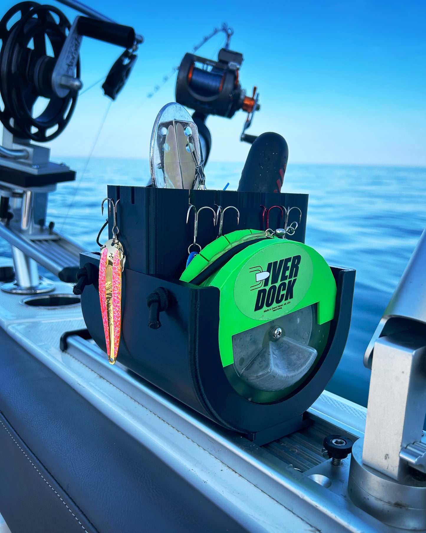 Diver Dock Track Holder